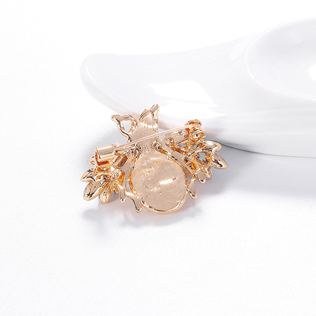 Fashion Alloy Bee Brooch With Diamonds And Pearls