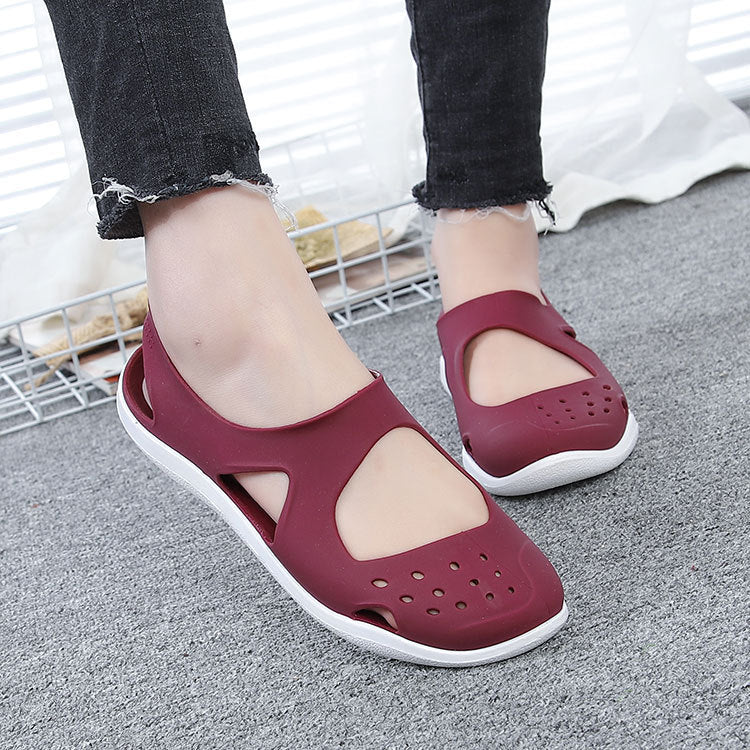 Orthopedic summer sandals with orthopedic sole