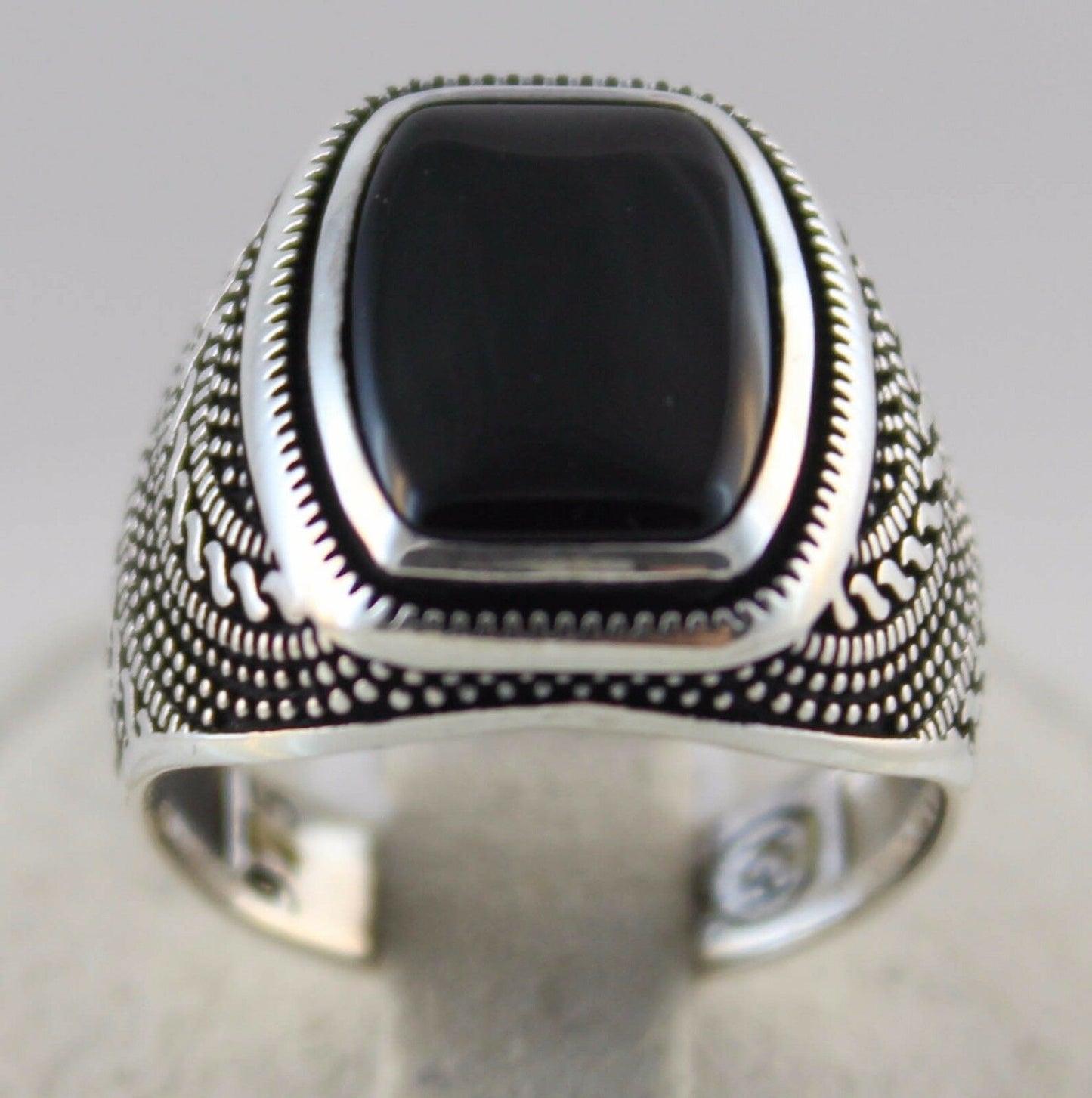 Women's Vintage Pattern Black Face Ring