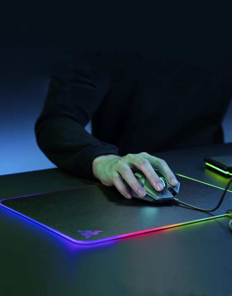 Razer Firefly Hard V2 RGB Game Mouse Pad puede personalizar el cable incorporado Base de goma antideslizante