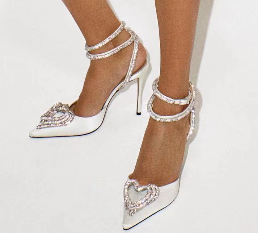 Sandalias de moda con diamantes de imitación en forma de corazón que combinan con todo para mujer