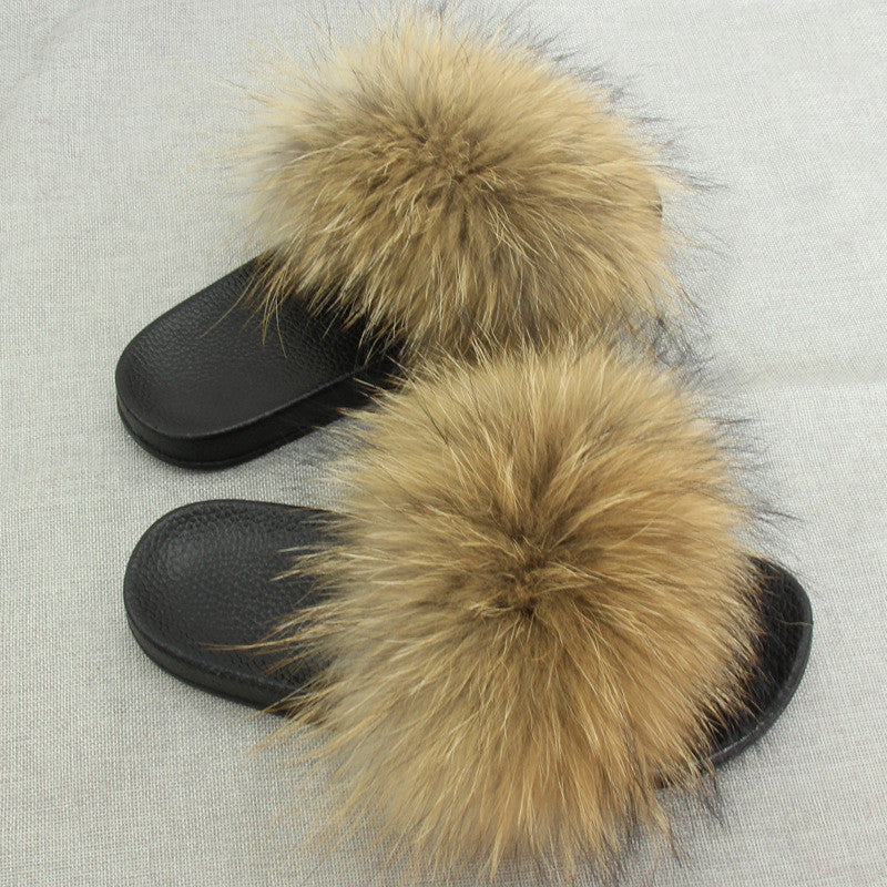 Summer beach fur sandals