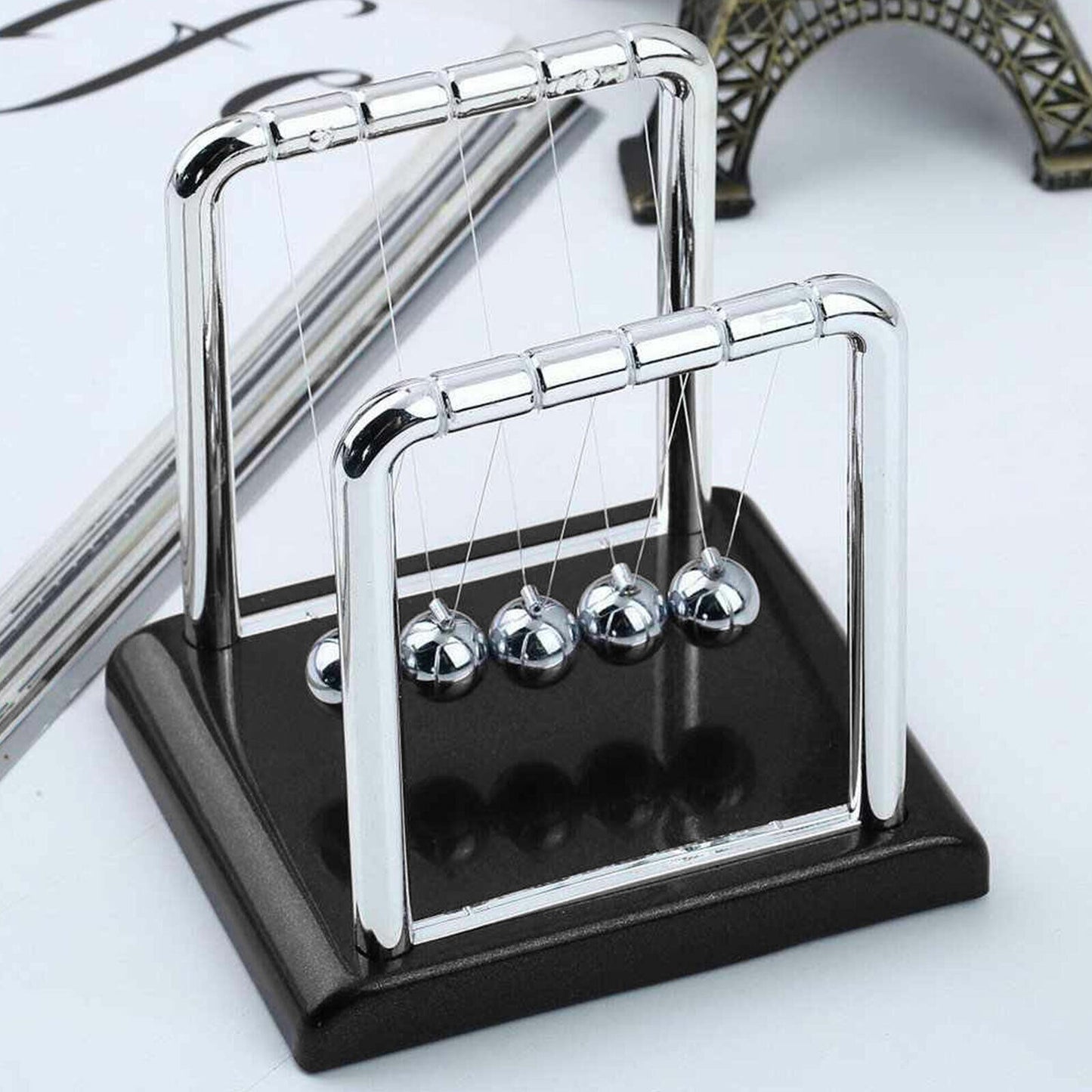 Newtons Cradle Steel Balance Ball Física Ciencia Péndulo Desarrollo Temprano Educativo Escritorio Juguete Regalo Decoración de OficinaNewtons Cradle Péndulo Balance Ball Movimiento Perpetuo Física Decoración Regalo