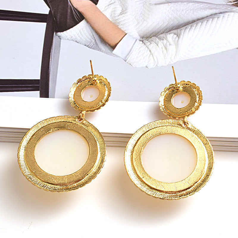 Fashion Earrings With Diamonds And Large Round Pearls