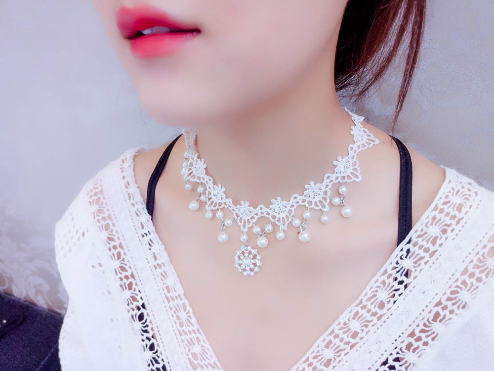 Women's white lace gemstone necklace