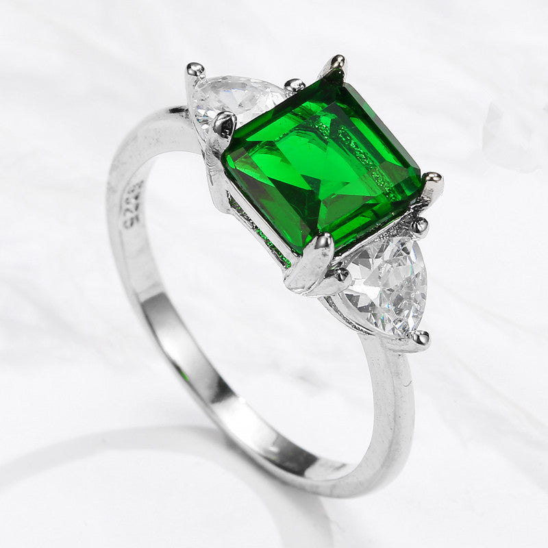 Square emerald lady diamond ring