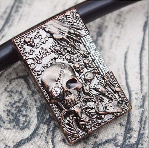 Skull Langsheng Gas Lighters Creative Metal Relief Ghost Head Double Diamond Rub Grinding Wheel Flame Lighter