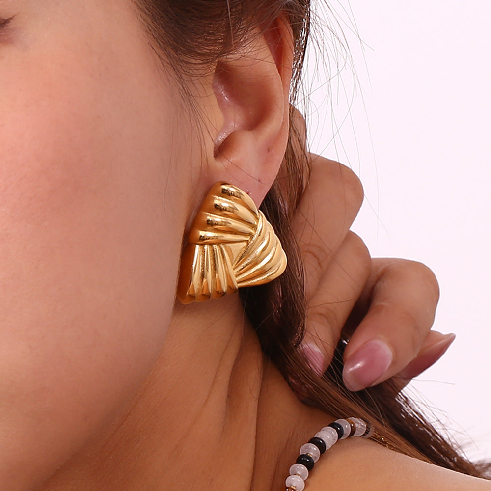 Pendientes triangulares de oro de 18 quilates para mujer, aretes Retro estilo nicho de moda Ins