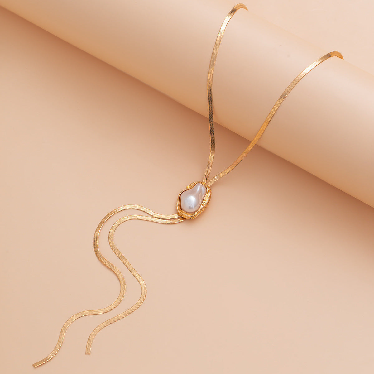 Women's Y-shaped Clavicle Chain Inlaid With Pearls