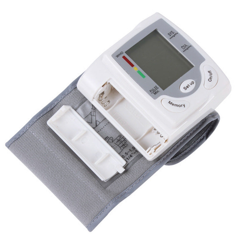 Wrist Blood Pressure Monitor, Fully Automatic Blood Pressure Measuring Device, Electronic Blood Pressure Monitor, Blood Pressure Measuring Device For Elderly People To Measure Hypertension