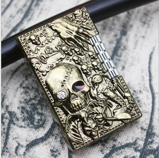 Skull Langsheng Gas Lighters Creative Metal Relief Ghost Head Double Diamond Rub Grinding Wheel Flame Lighter