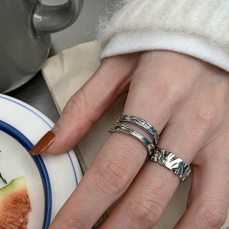 Anillo sencillo, elegante y personalizado, a la moda para mujer