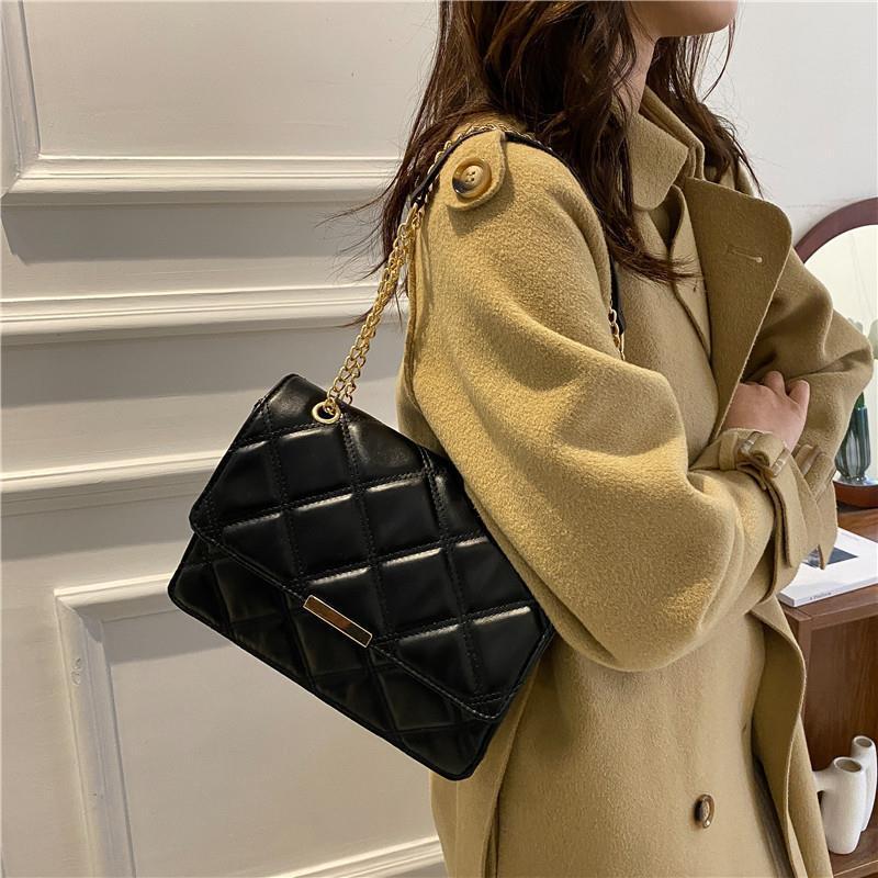 Large Capacity Chain Shoulder Solid Color Casual Bag