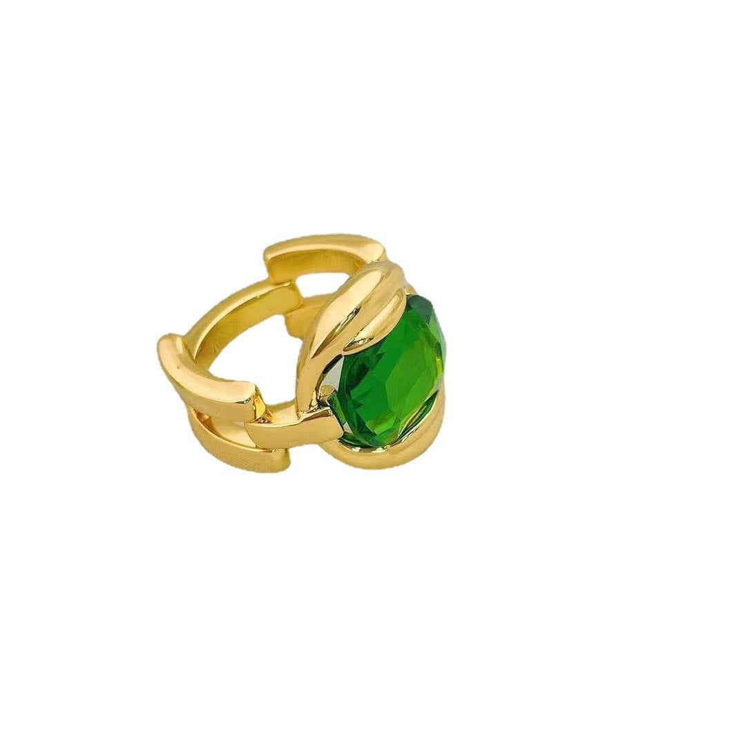 Emerald Gold Vintage Personality Ring