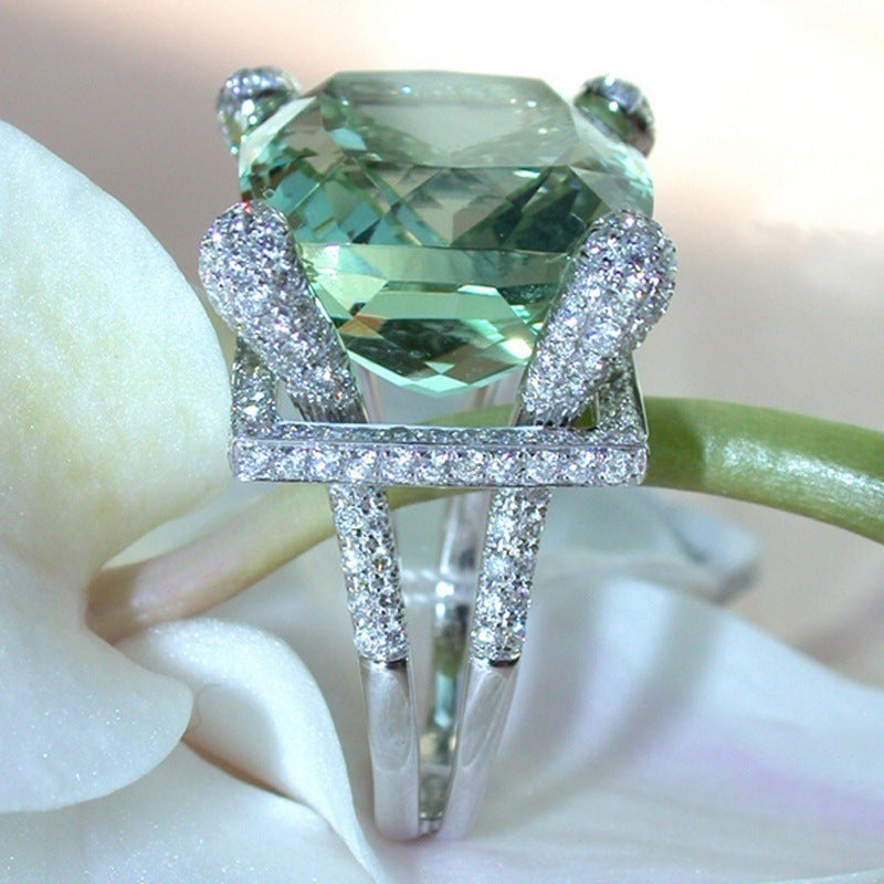 Platinum Emerald Zircon Ring Female