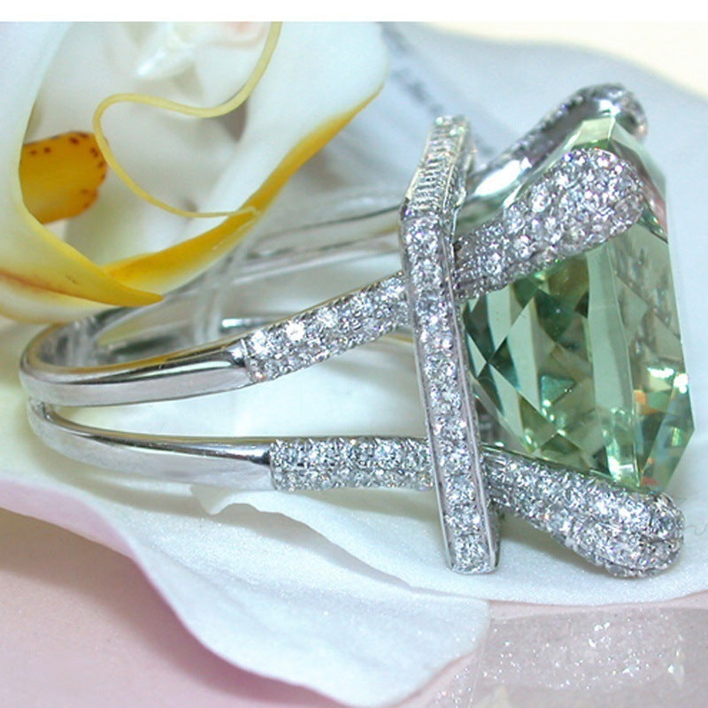 Platinum Emerald Zircon Ring Female