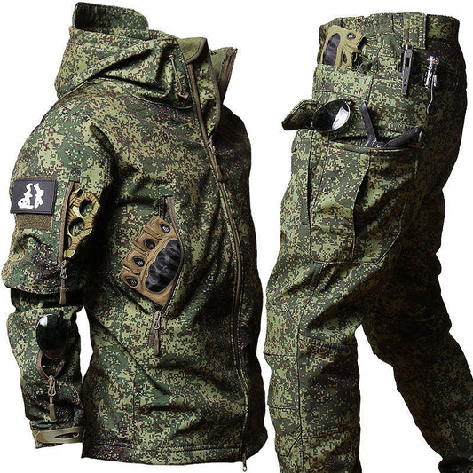 Green Men's Charging Camouflage Clothing