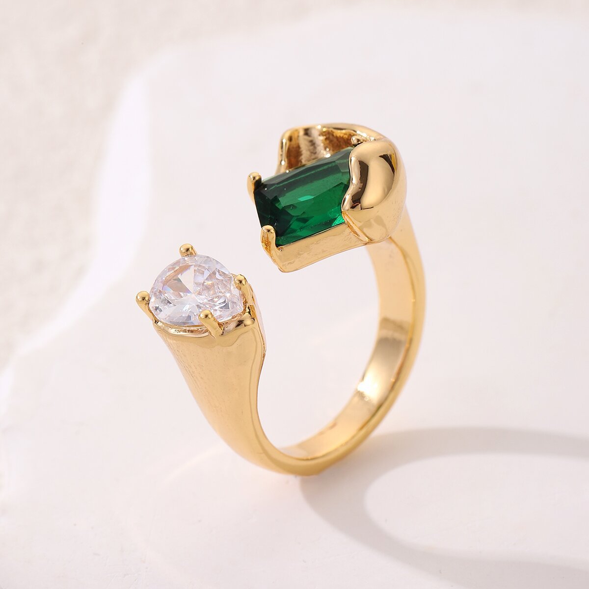 Women's Fashion Emerald Elegant Ring