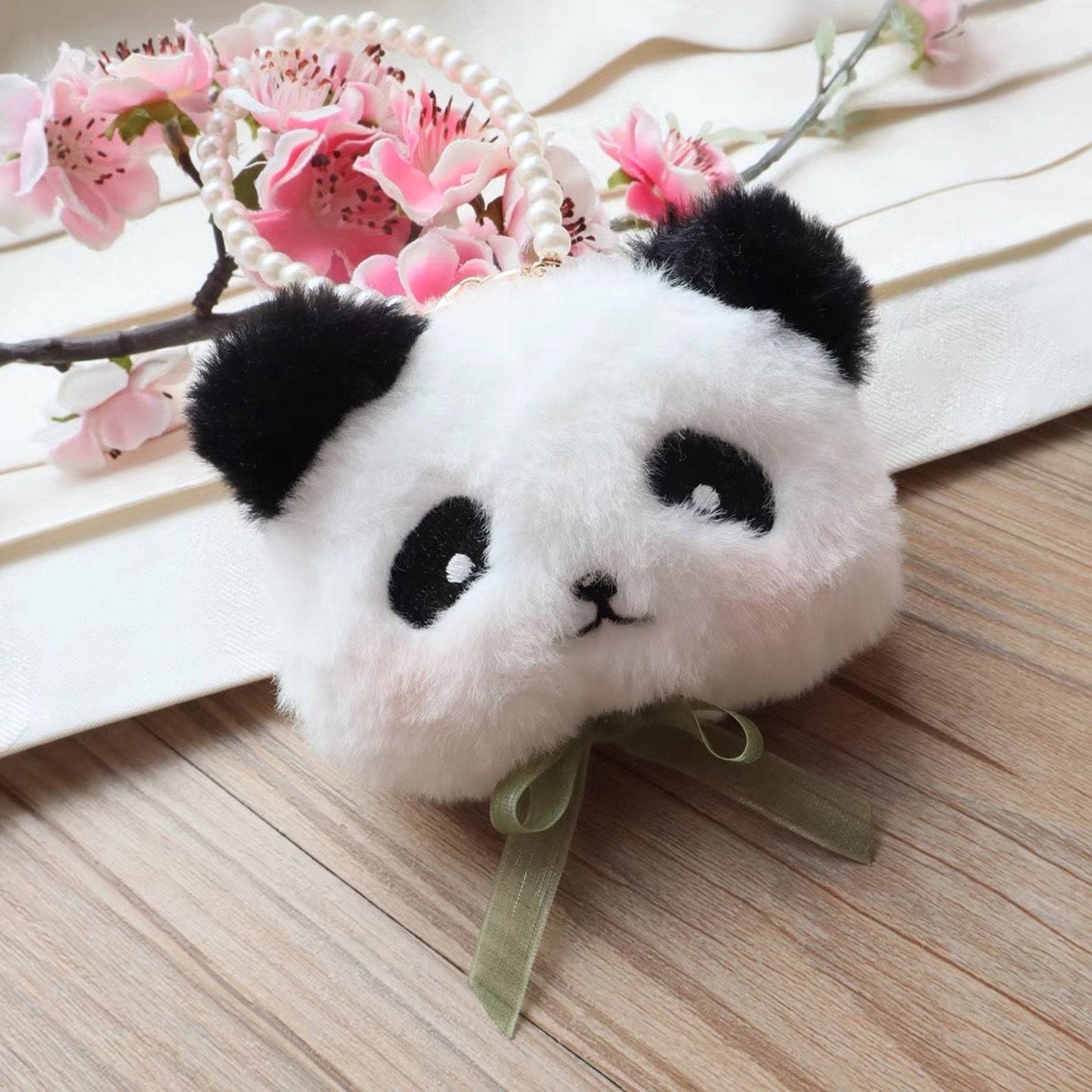 Bolso de felpa con cadena de perlas y bordado de panda de invierno