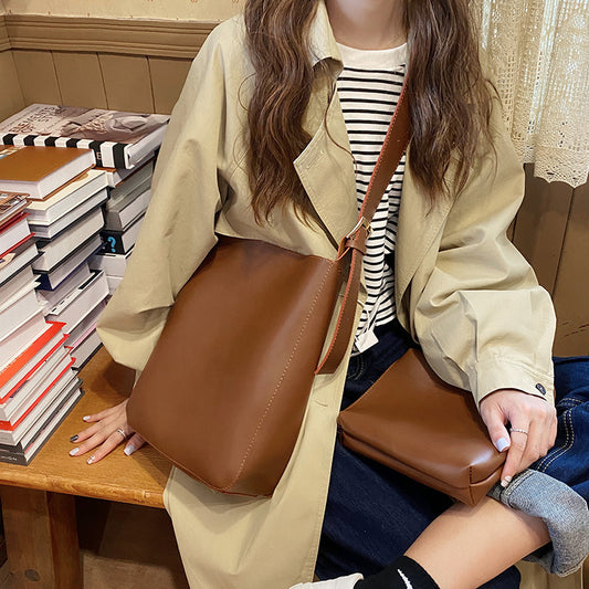 Autumn Winter Retro Chic Simple Casual Large Capacity One-shoulder Bucket Bag